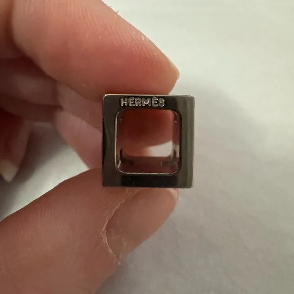 Hermès AUTHENTIC H Cube Cage d’H d’Ash Silver Bubblegum Pink Block Pendant - Picture 4 of 16